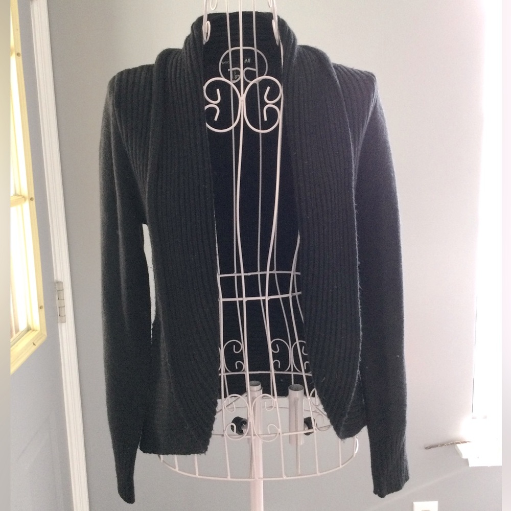 H&M Women Black long sleeve chunky Sweater